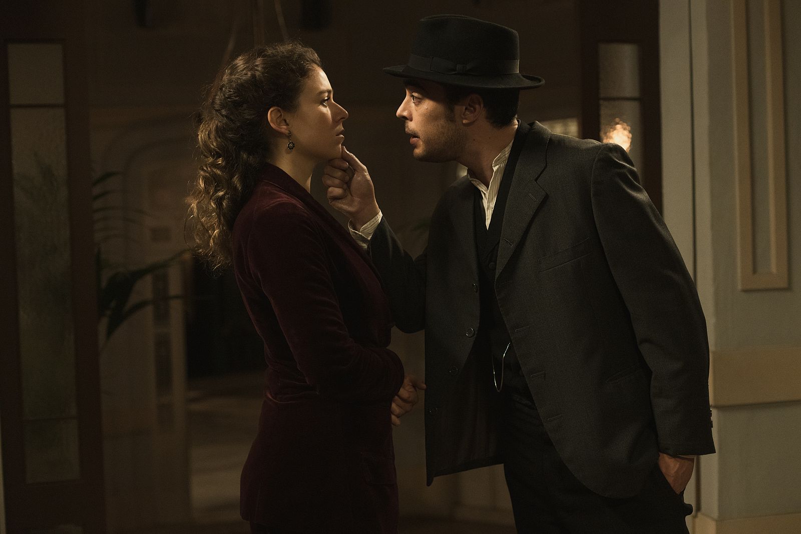 Ariza aborda a Genoveva.