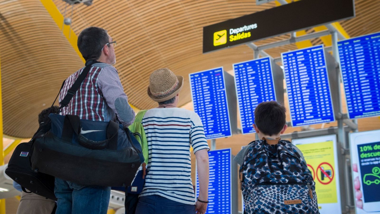 La población española residente en el extranjero aumentó un 2,5% en 2018