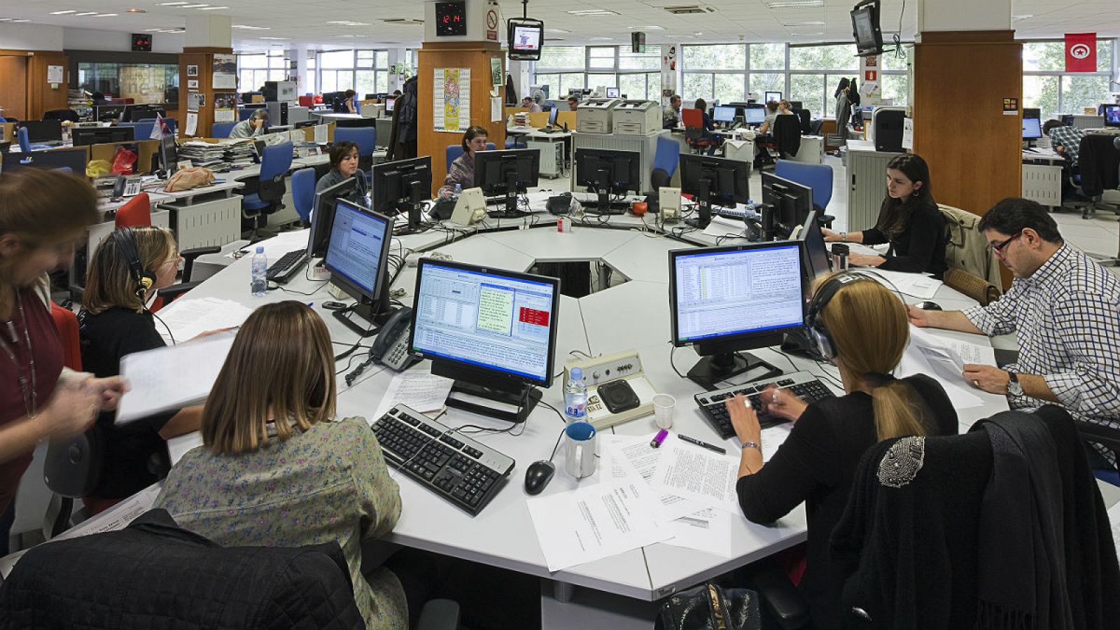 Imagen de la redacción de Radio 5