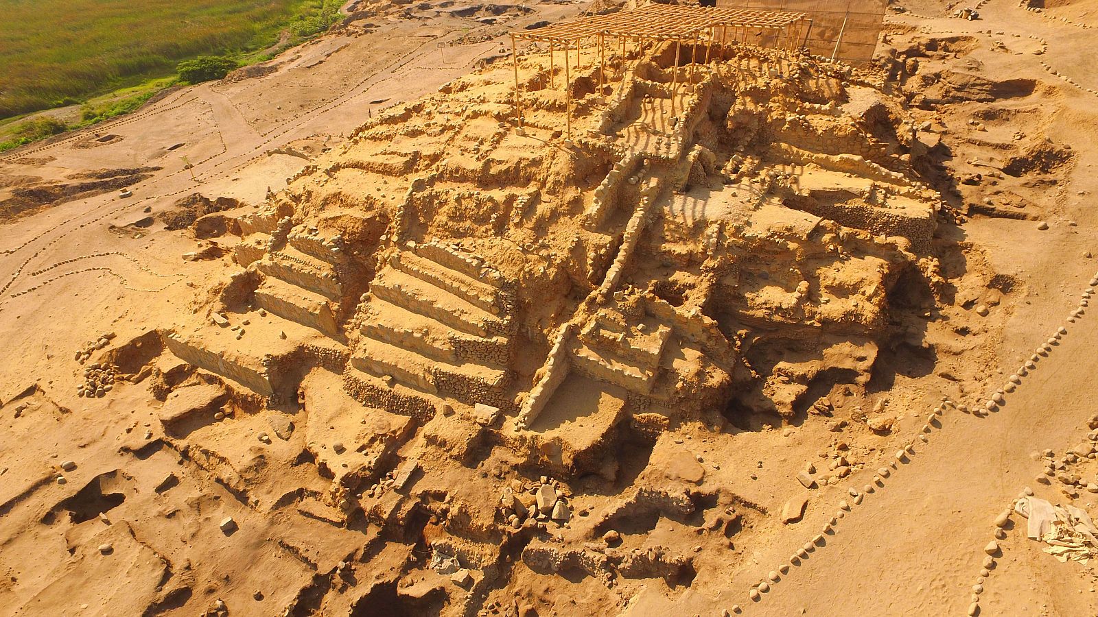 La civilización de Caral se desarrolló entre los años 3000 y 1800 antes de Cristo en el valle costero del río de Supe.