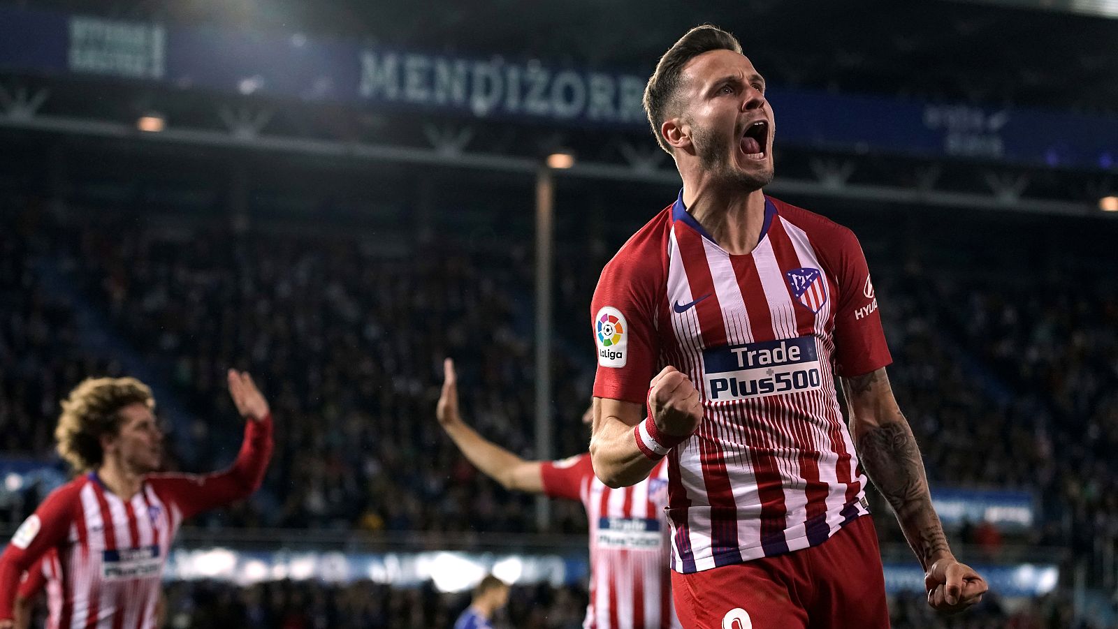 El Atlético exhibe contundencia para derrotar al Alavés