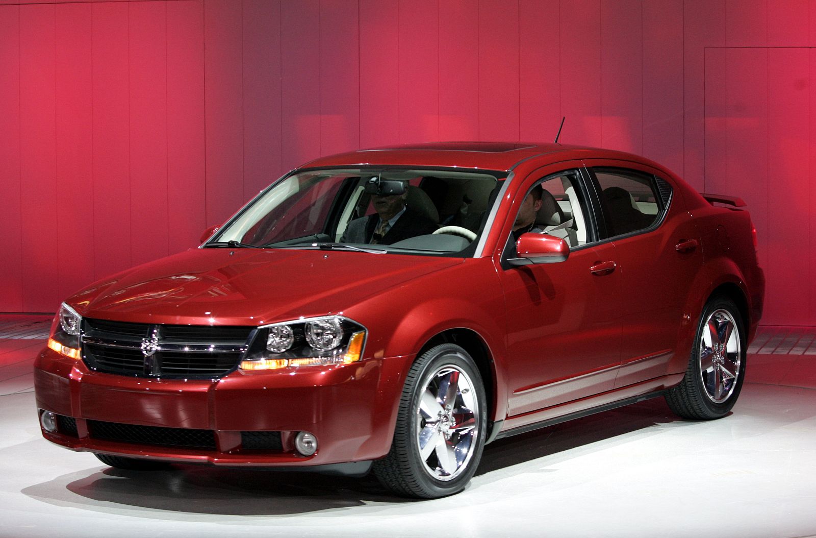 Una imagen del Dodge Avenger de 2008
