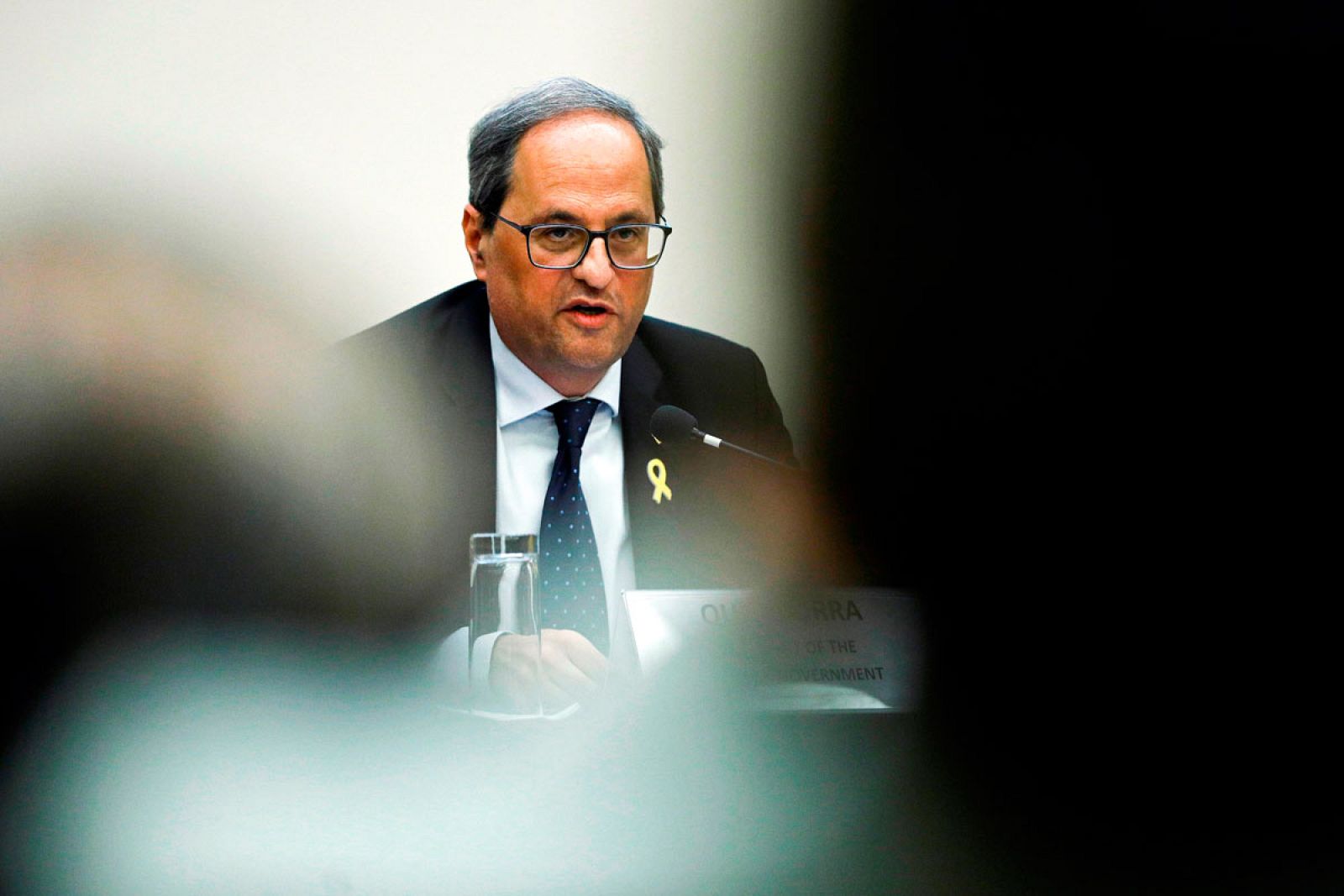 El Tribunal Superior de Justicia Cataluña acuerda investigar a Torra por desobediencia al mantener los lazos