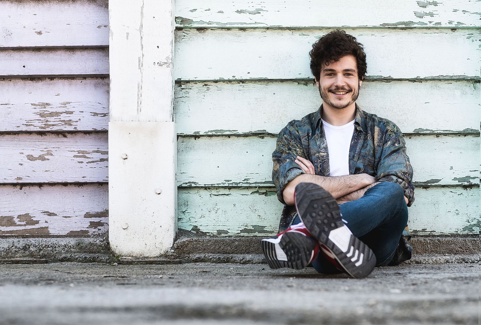 Miki inicia su minigira europea