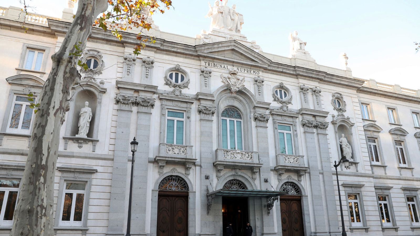 El TS prohíbe como candidatos a los inhabilitados para cualquier cargo público