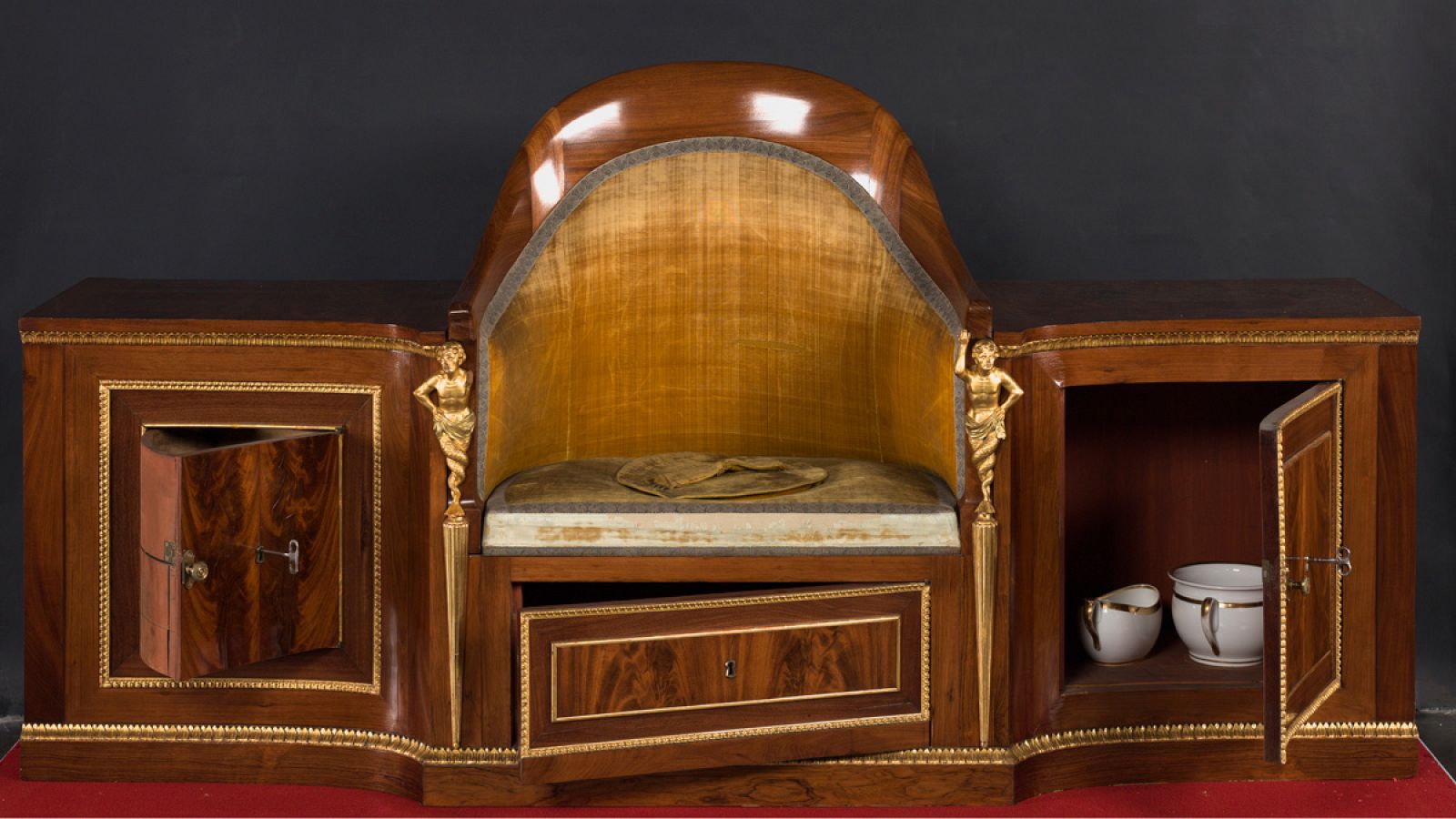 Mueble de aseo o retrete de Fernando VII. 1830, Madrid, Museo Nacional del Prado