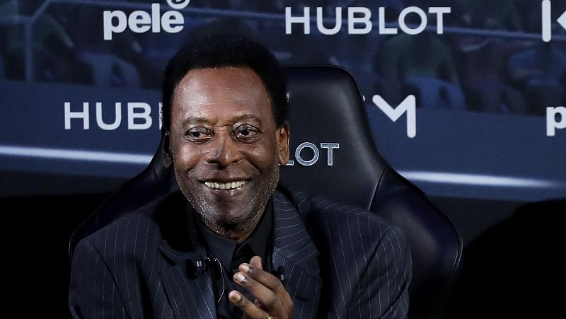 Pelé, nuevamente ingresado en un hospital a su llegada a Brasil