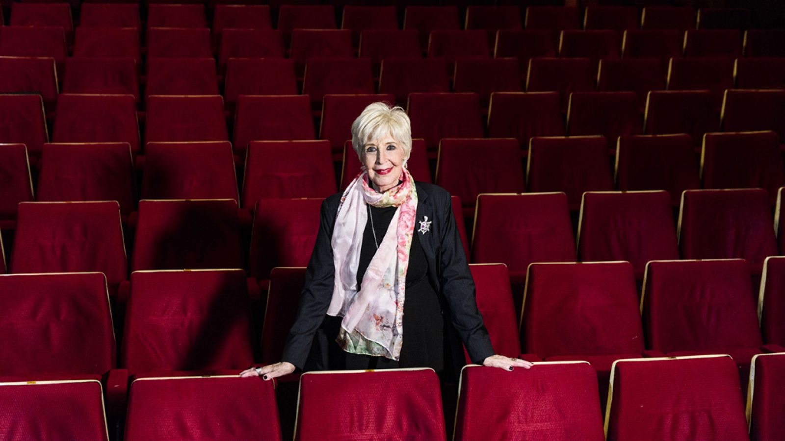 Conche Velasco recibe el Premio Max al Honor 2019