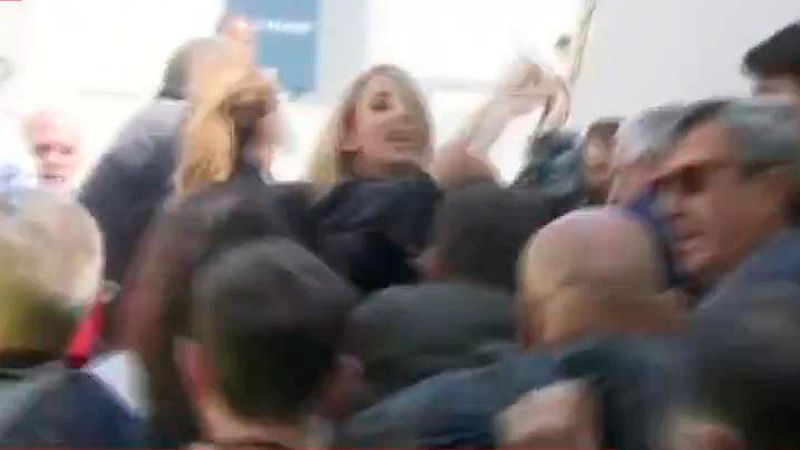 Incidentes durante un acto de la candidata del PP, Cayetana Álvarez, en la Universidad Autónoma de Barcelona 