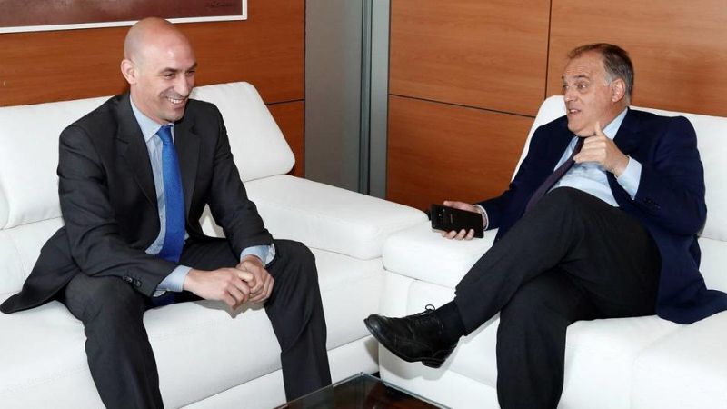 La Federación y la Liga intentan acercar posturas con la mediación del CSD