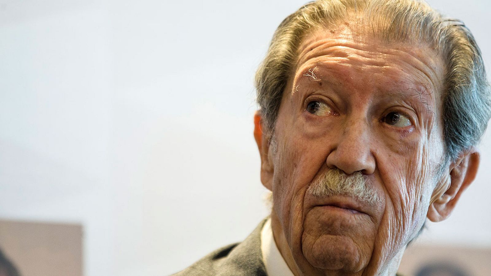 Muere el poeta y articulista Manuel Alcántara a los 91 años