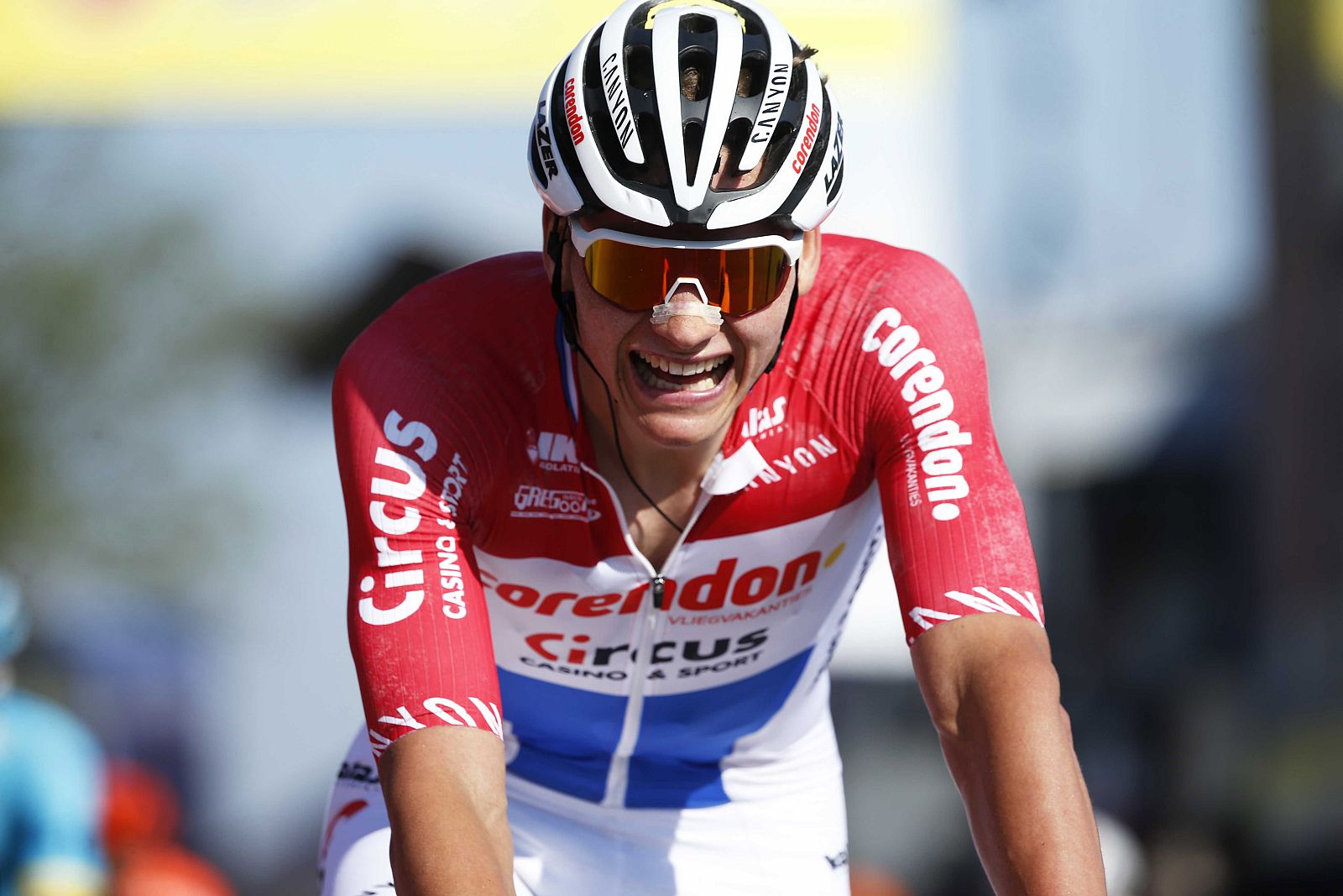 Mathieu van der Poel se impone en la 54ª Amstel Gold Race.