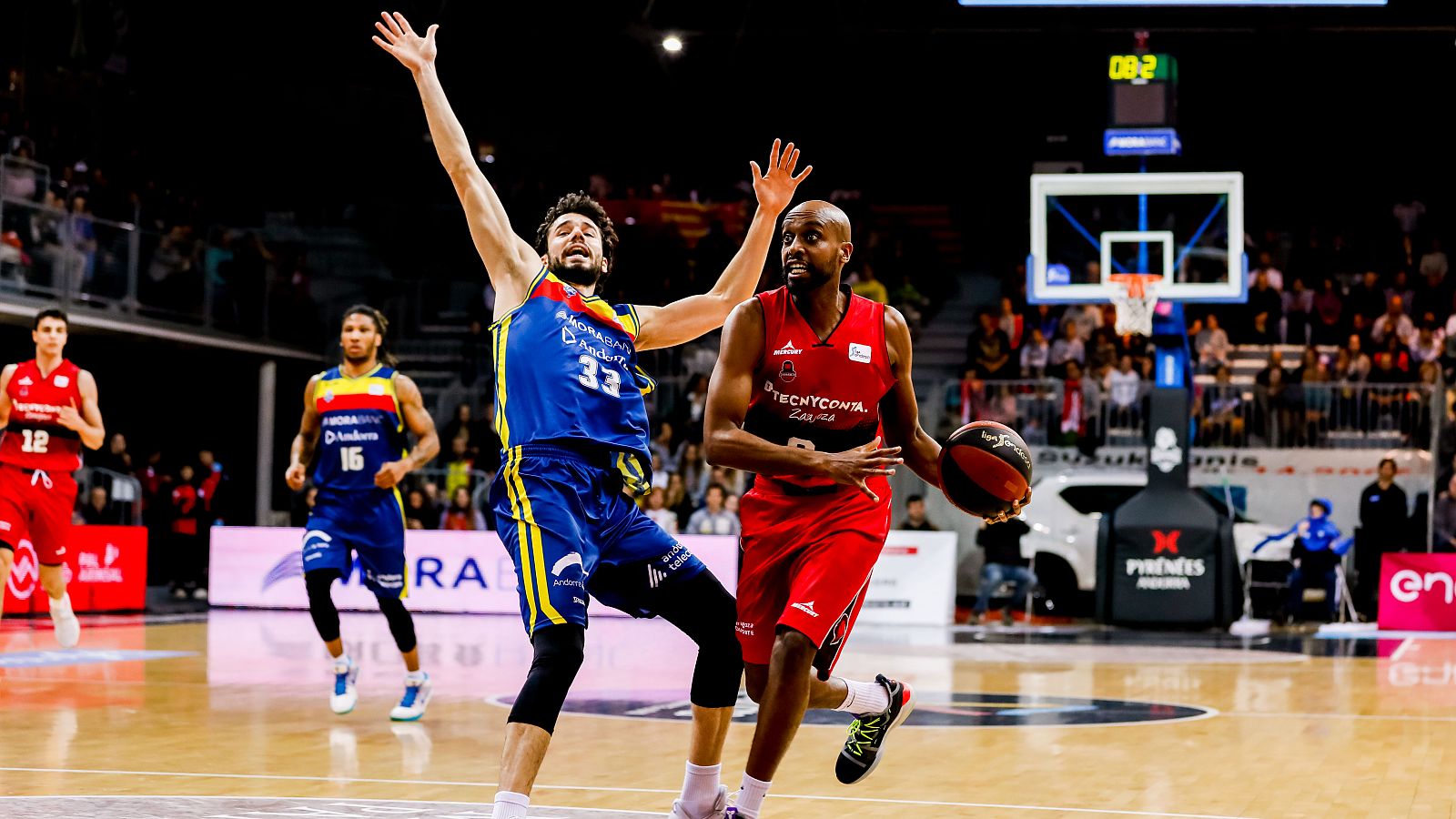 El Zaragoza ha vencido a domicilio al Andorra (97-99)