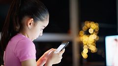 La "moda" del selfi sexual: Niños que se desnudan por un puñado de "likes"