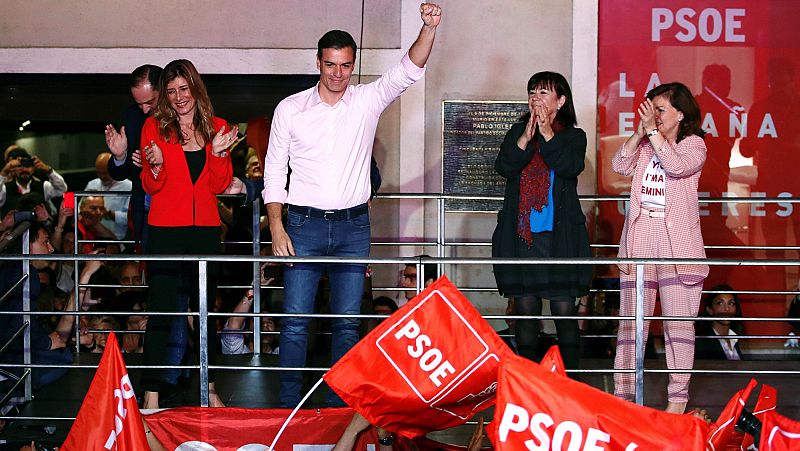El PSOE gana las elecciones y necesitará a Ciudadanos o a los independentistas para gobernar ante la debacle del PP