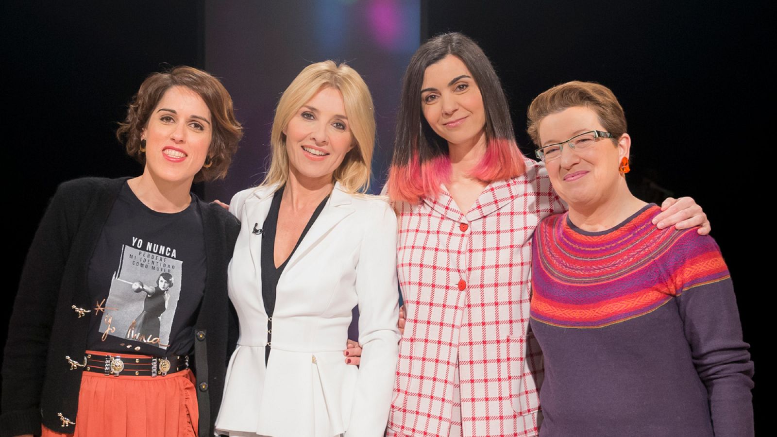 Cayetana Guillén Cuervo con Laura Freixas, Yolanda Domínguez y Laura Baena