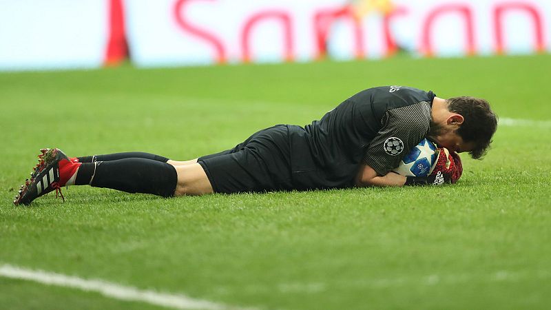 Casillas permanece estable y no tendrá secuelas pero hay dudas sobre su futuro en el fútbol