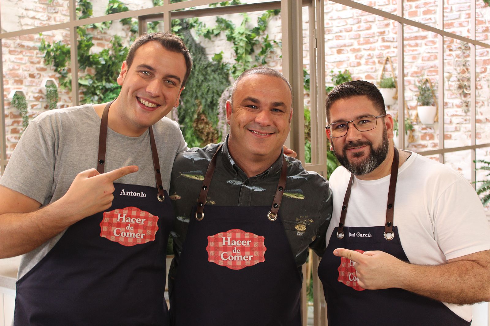 El chef Ángel León visita "Hacer de comer"