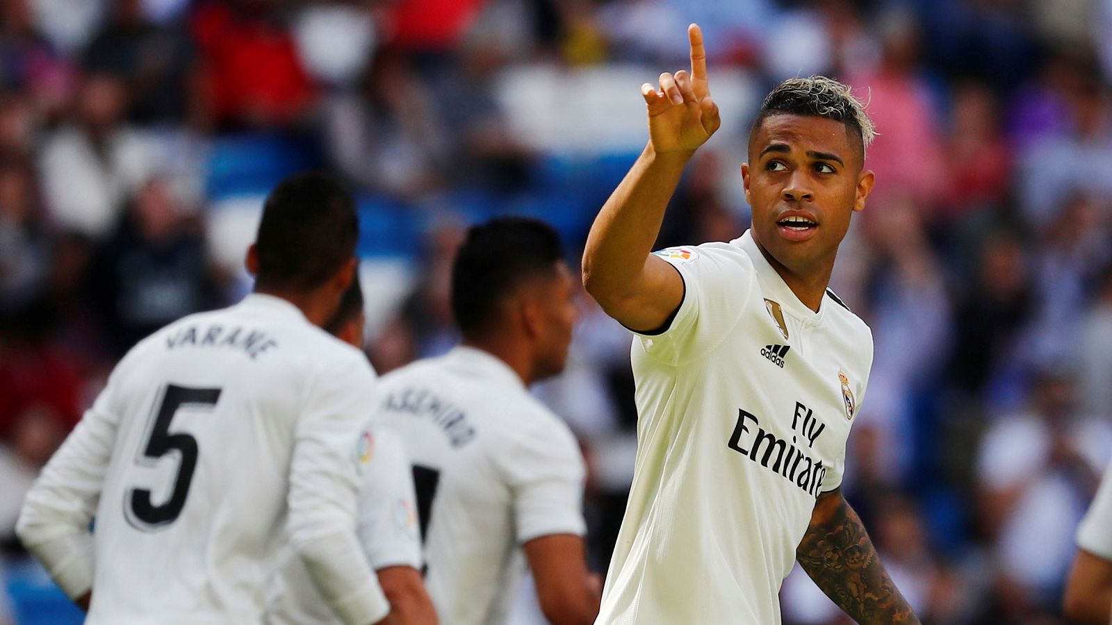 El Madrid vence al Villarreal en un Bernabéu que se acuerda de Iker