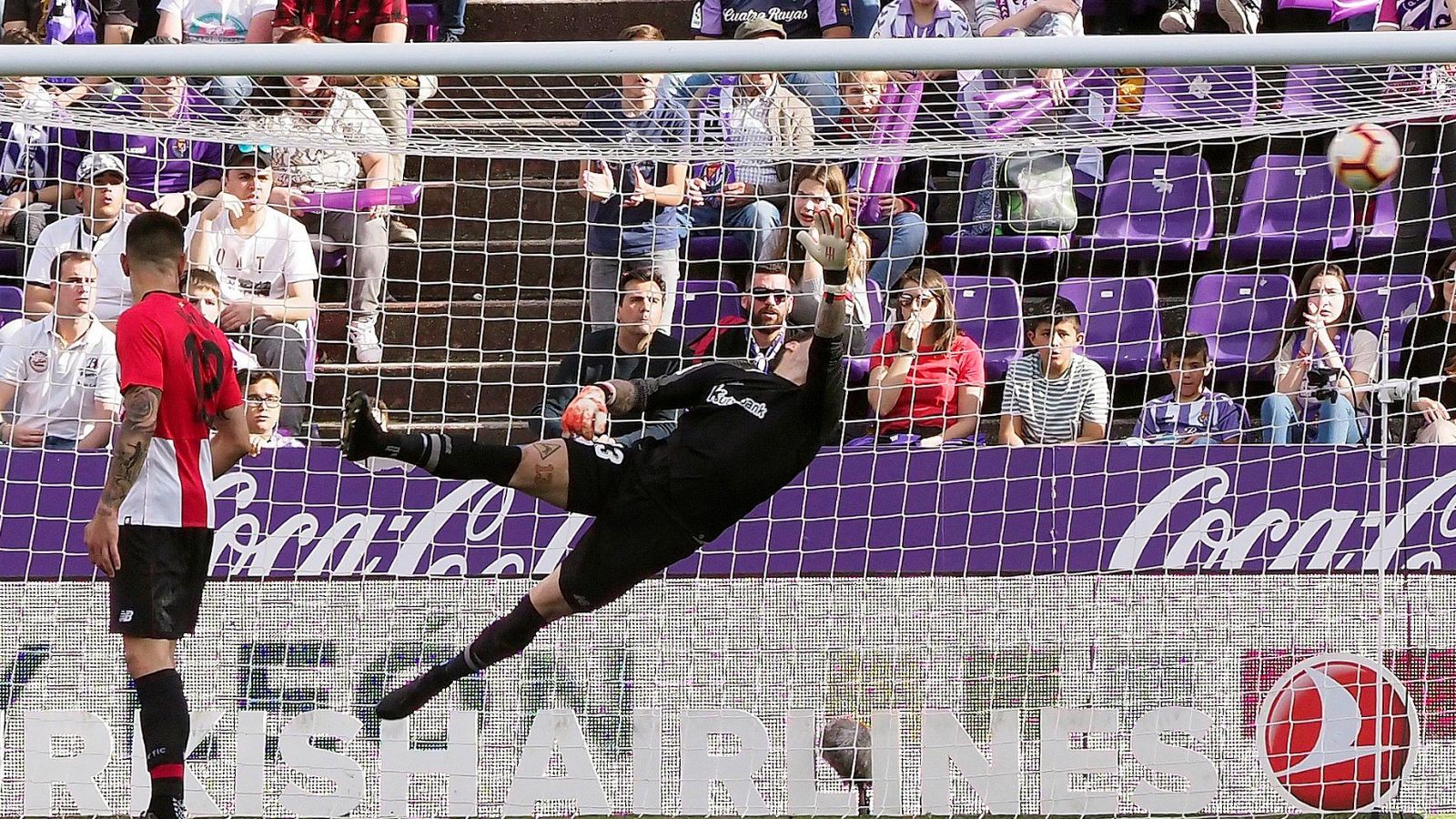 El Valladolid se aferra a Primera y provoca el descenso del Rayo