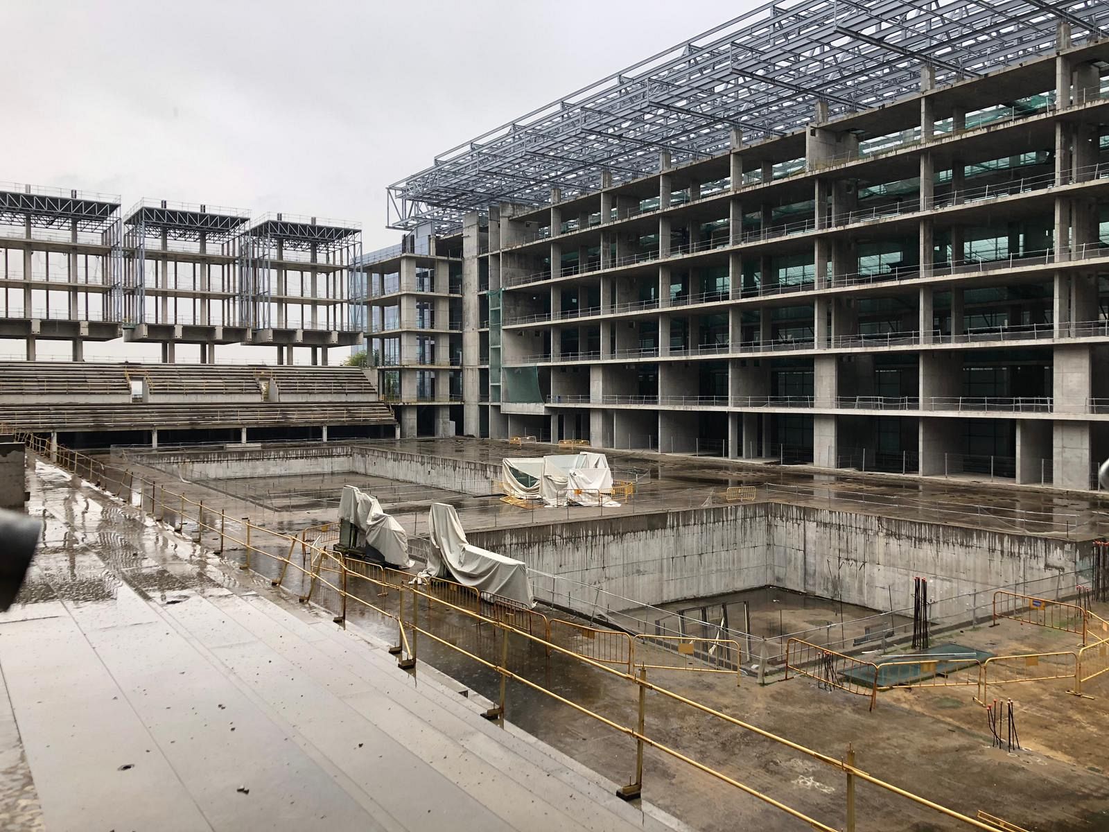 El abandonado centro acuático de la candidatura olímpica de Madrid