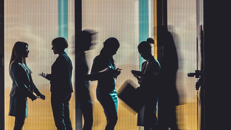 Un 15% de los trabajadores de la UE trabaja más de 48 horas a la semana, según un informe de la OIT