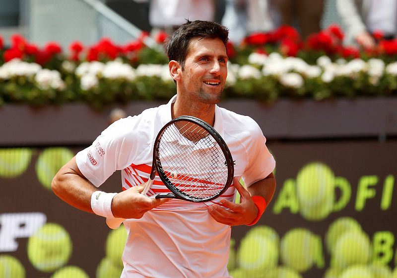 Djokovic supera sin problemas su debut ante Taylor Fritz 