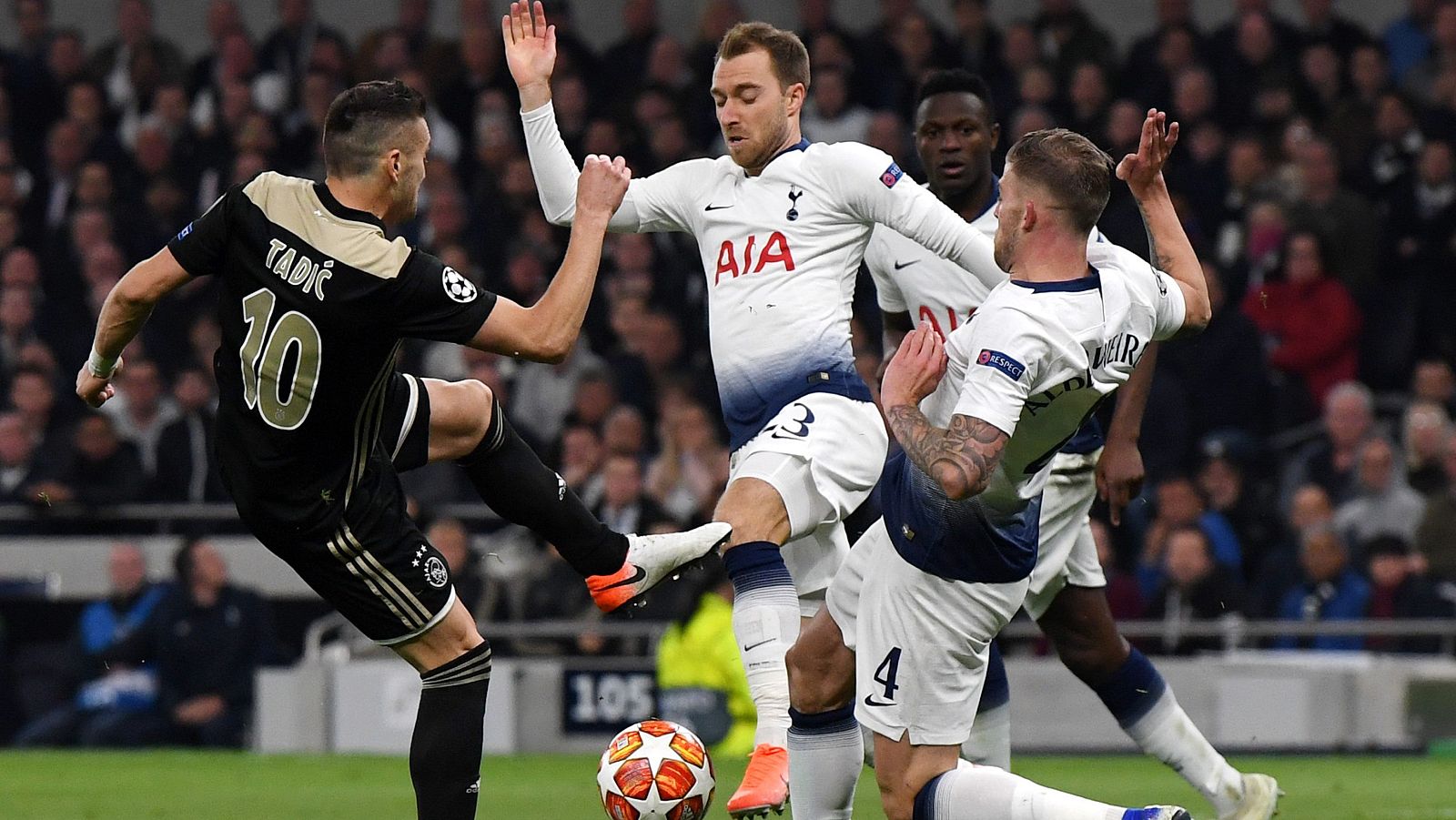 El Ajax, con ventaja para continuar su epopeya ante el Tottenham