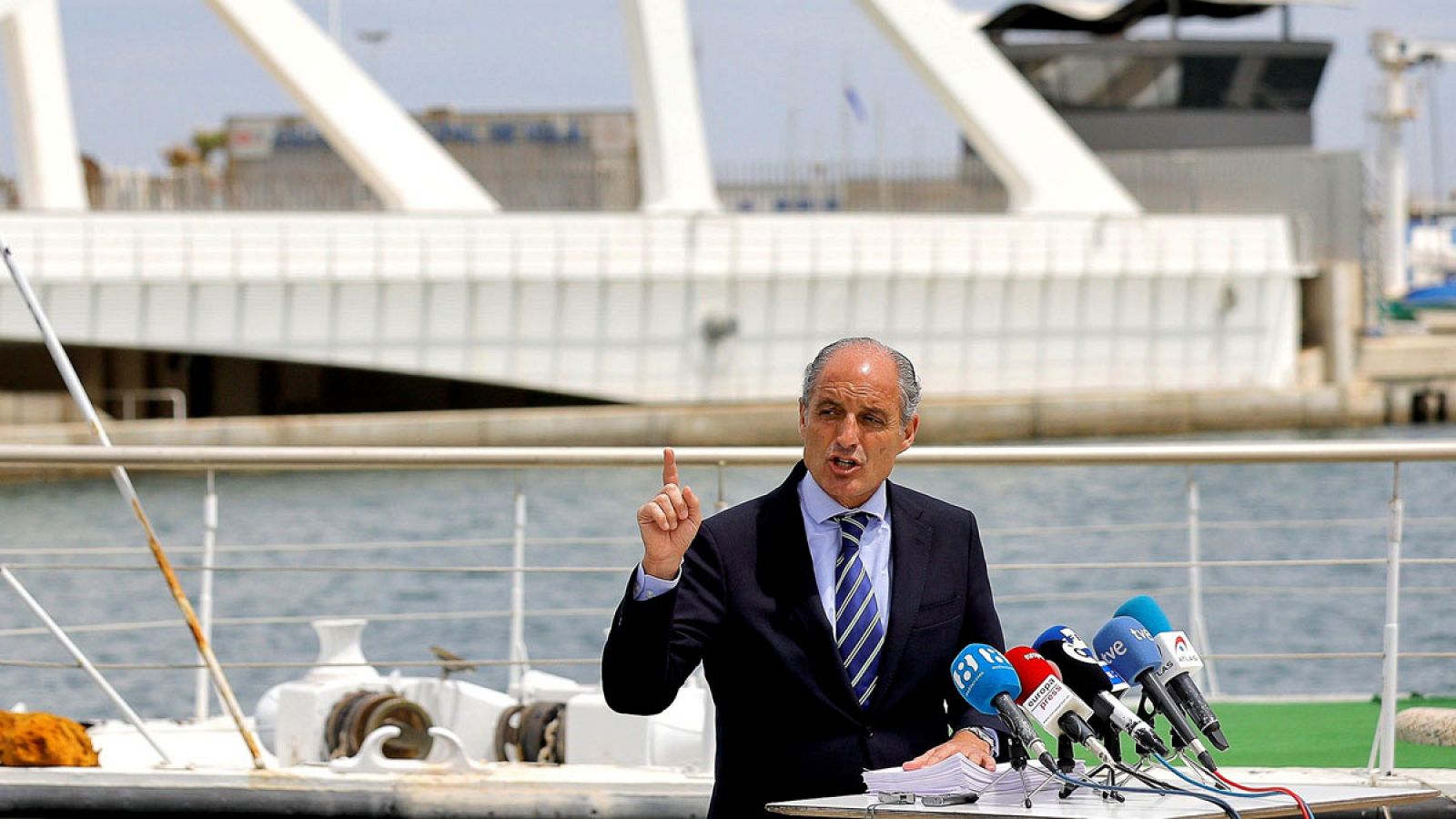 El expresidente de la Generalitat ha anunciado que se quererallá contra la jueza que le ha procesado