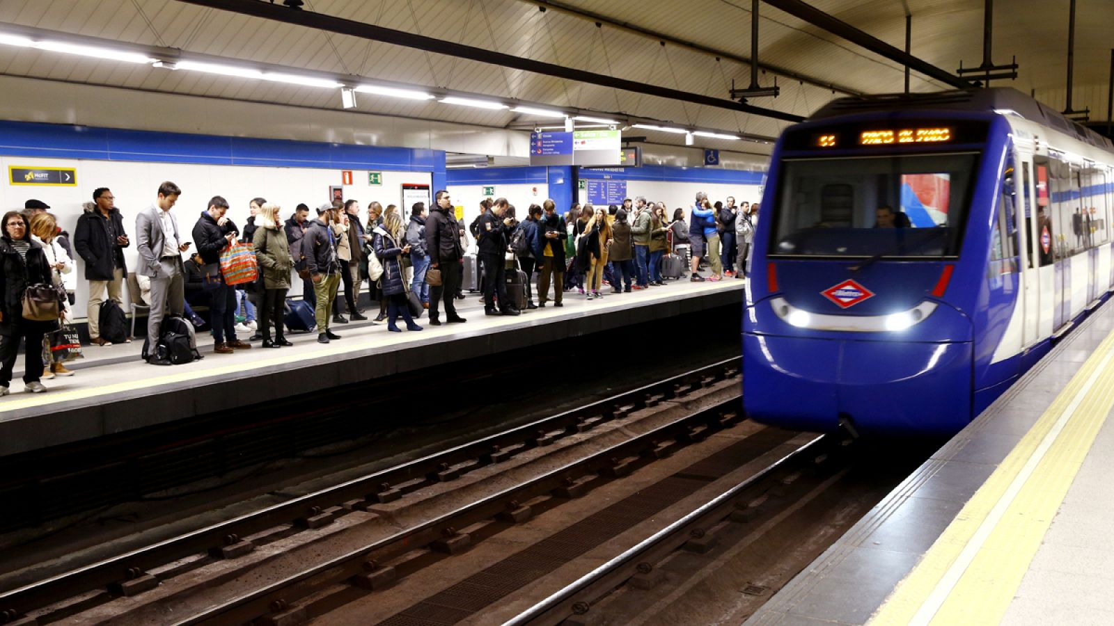 Los maquinistas del Metro de Madrid convocan paros durante la campaña electoral