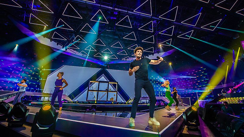 Primer ensayo de Miki en Eurovisión 2019: Este es el significado de la puesta en escena de "La venda"