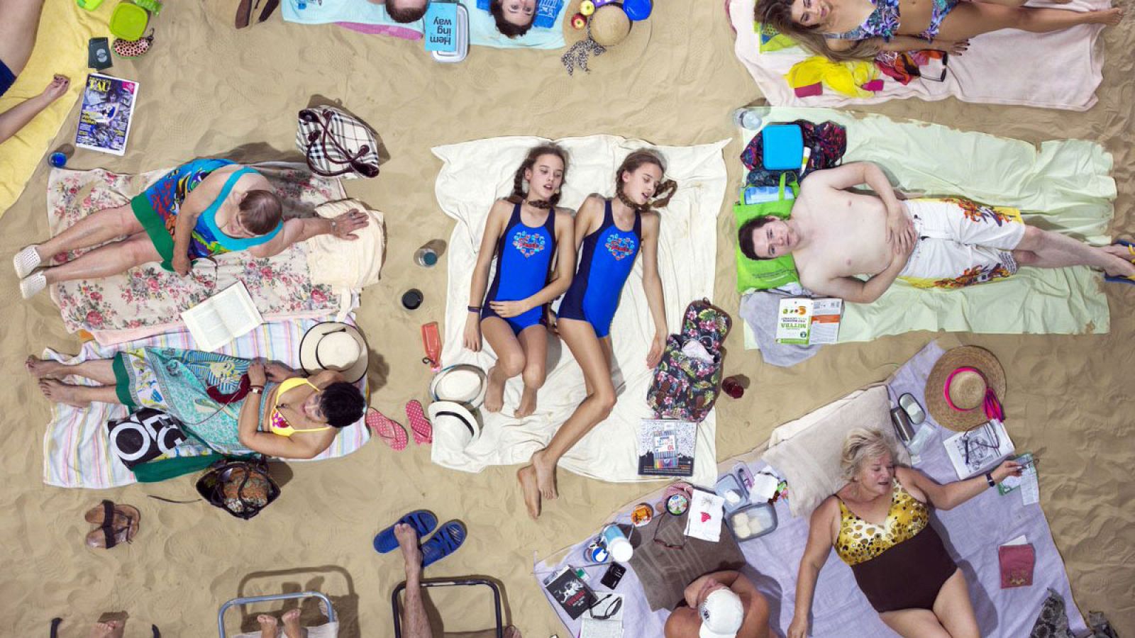 El pabellón de Lituania ha transformado el interior de un edificio histórico en una playa artificial