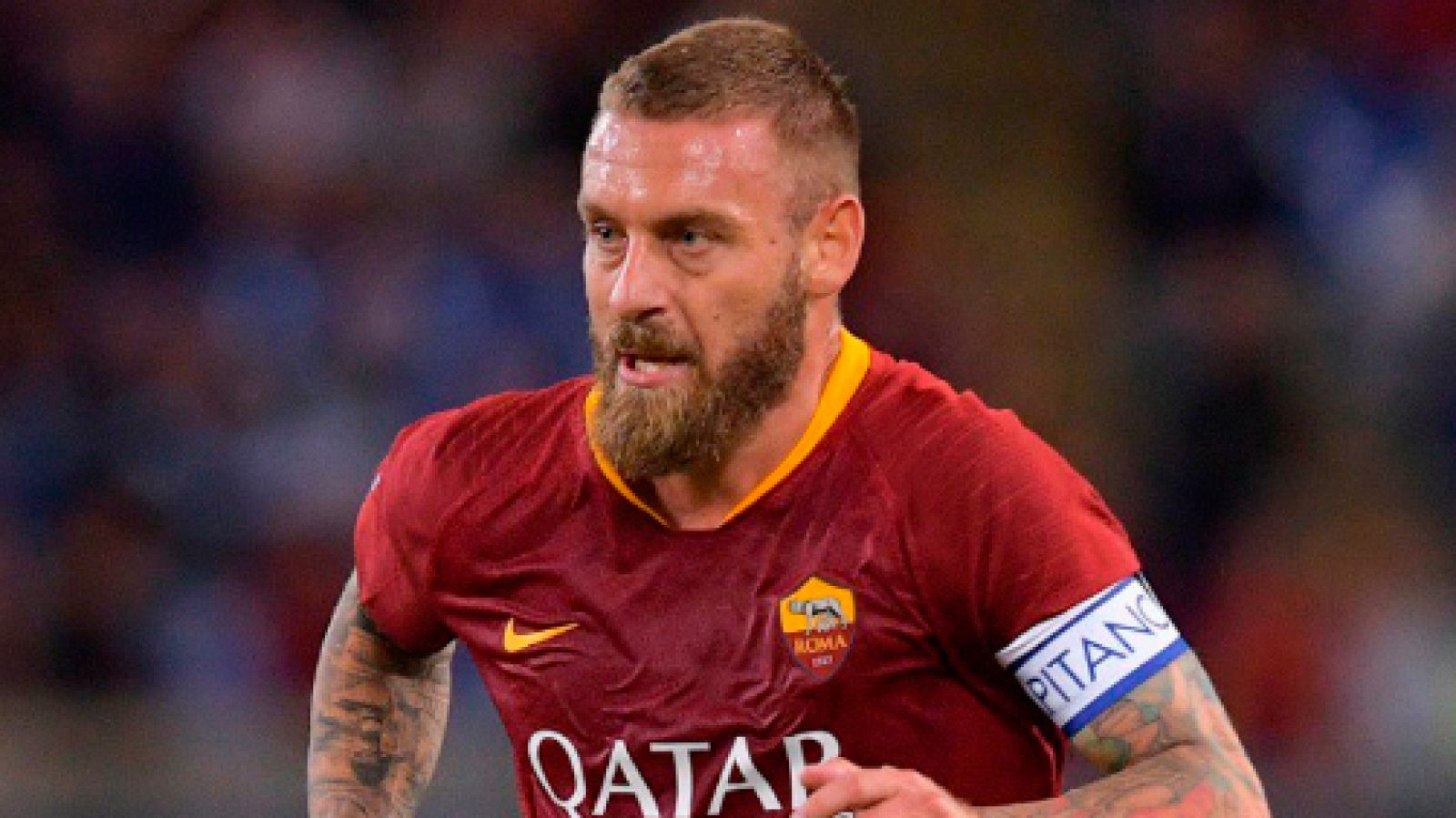 Daniele De Rossi durante un partido con la Roma