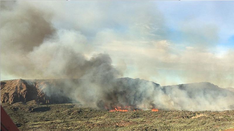 Estabilizado el incendio en el Parque Nacional del Teide que ha afectado a casi 40 hectáreas