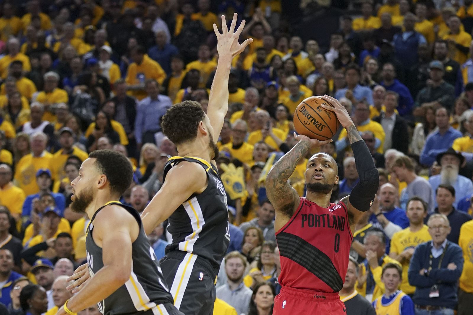Lance del partido entre Golden State Warriors y Portland Trail Blazers