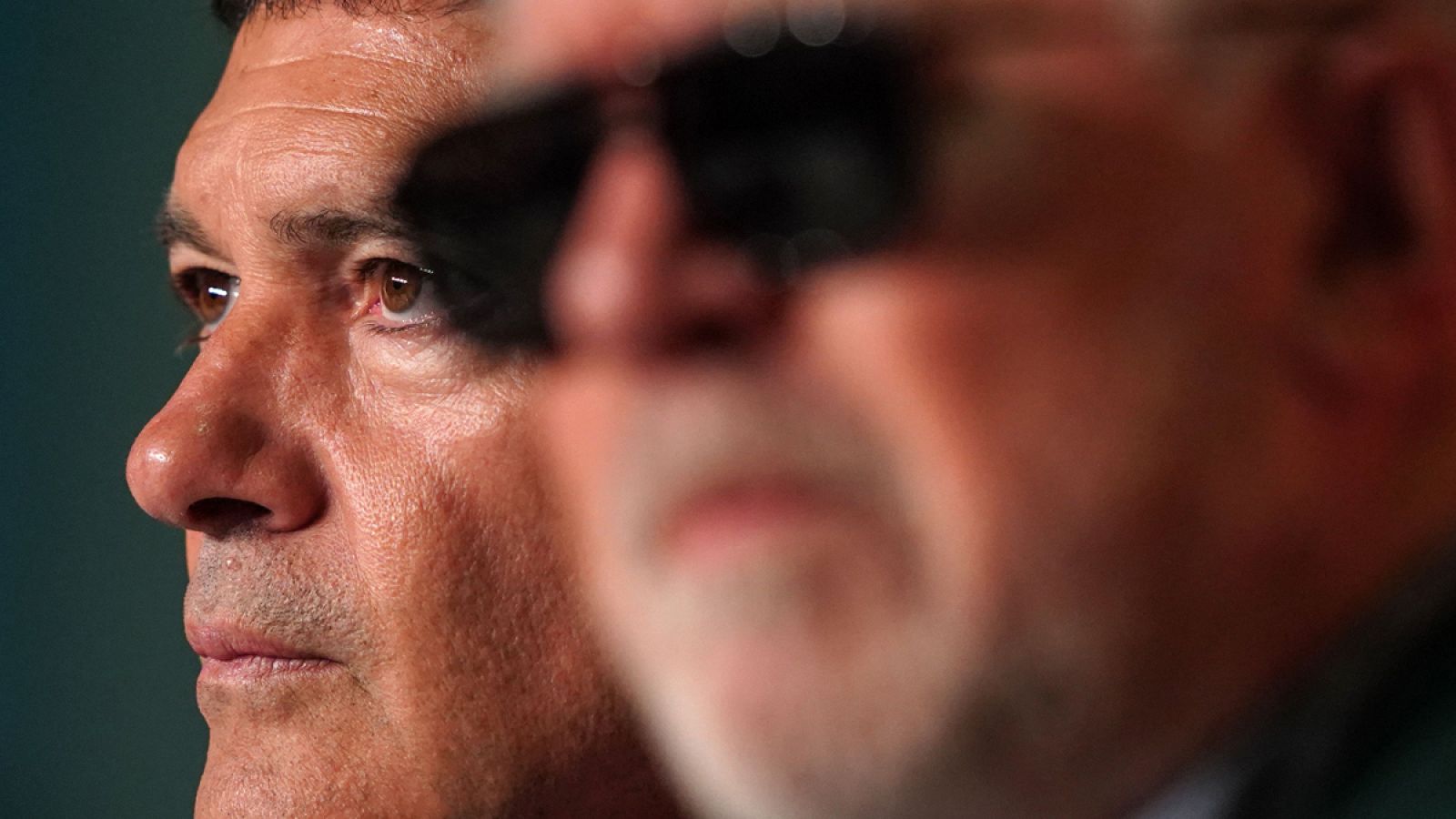  Antonio Banderas y Pedro Almodóvar durante la rueda de prensa de 'Dolor y Gloria' en Cannes.