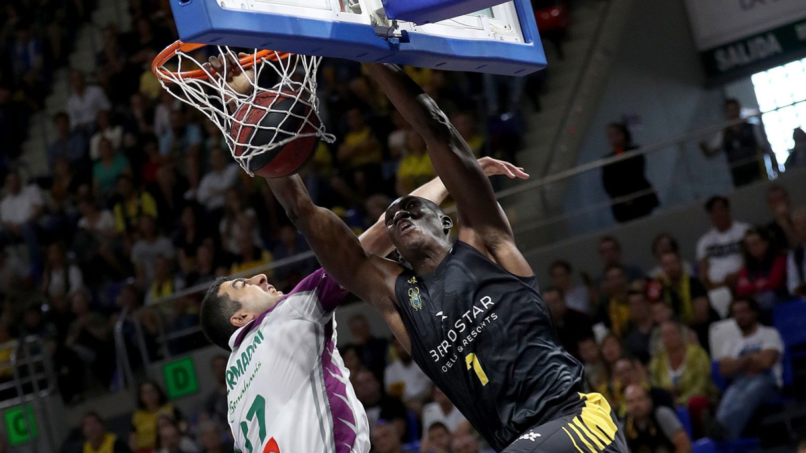 Jornada 33 de la ACB entre el Iberostar Tenerife y el Unicaja Málaga