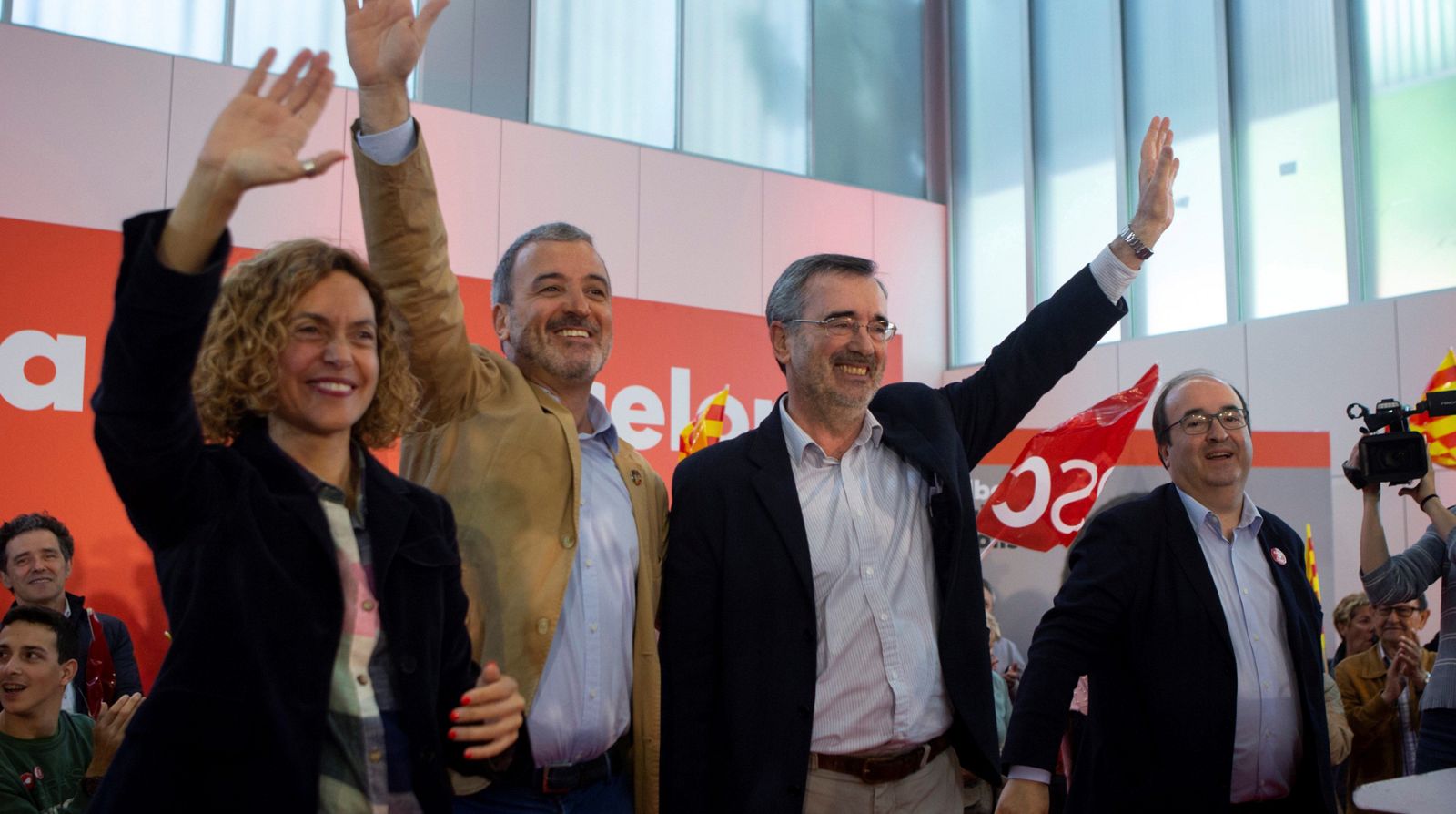 El primer secretario del PSC, Miquel Iceta, la ministra de Política Territorial y Función Pública en funciones, Meritxell Batet, el senador electo Manuel Cruz ,y el candidato socialista a la alcaldía de Barcelona, Jaume Collboni, durante un acto de c