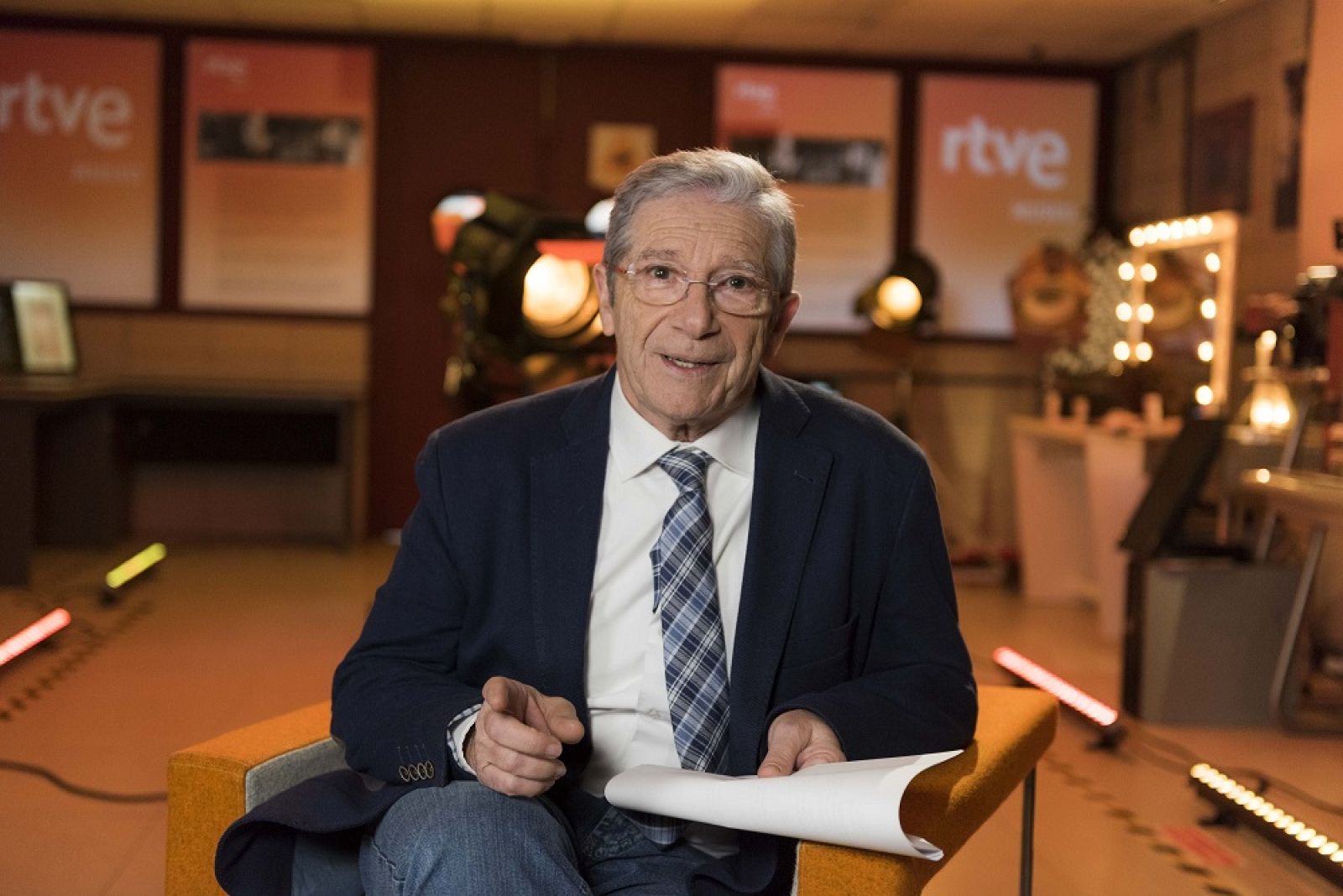 Joan Pera a 'Recording'