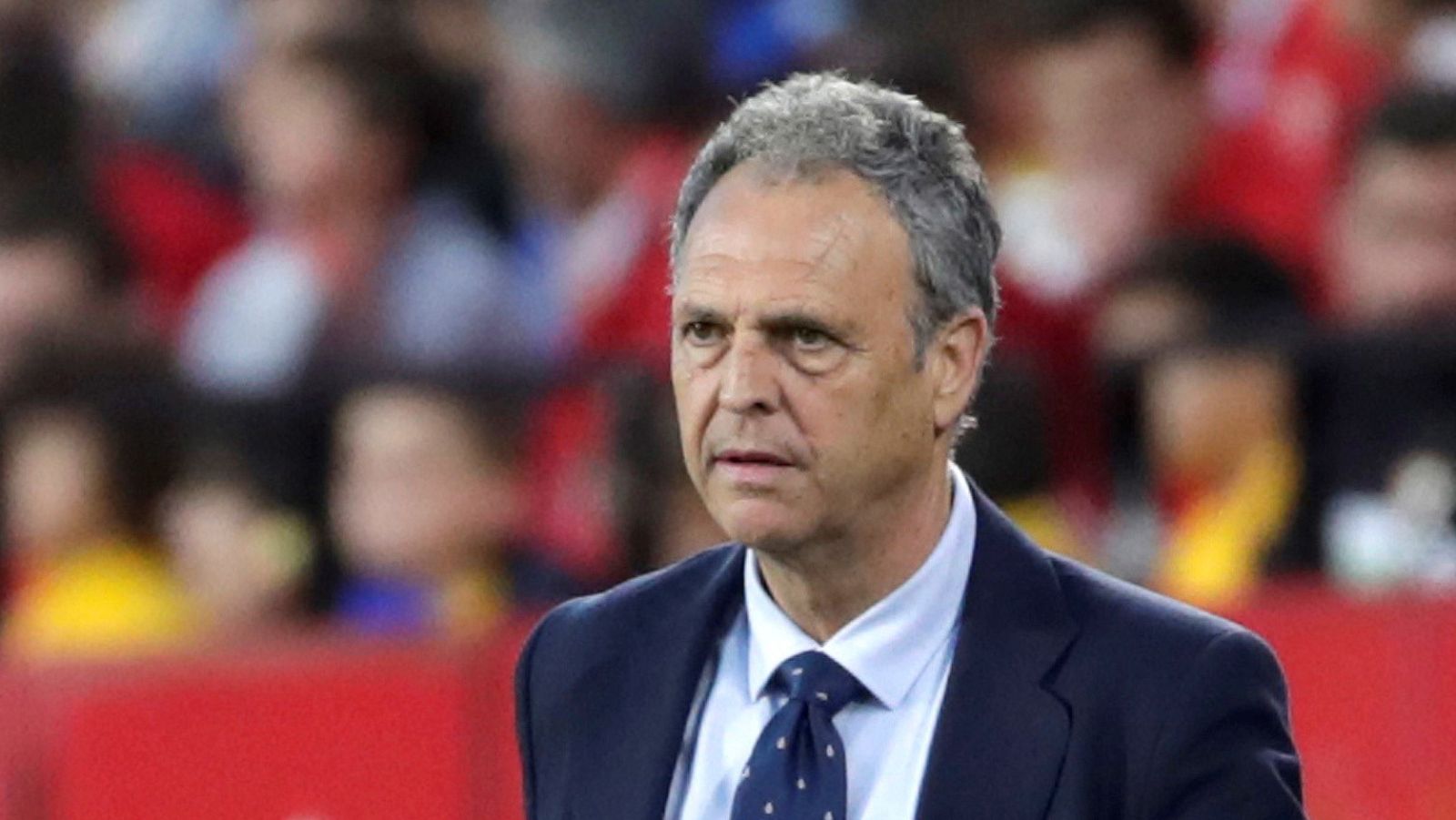 Caparrós deja de ser entrenador del Sevilla