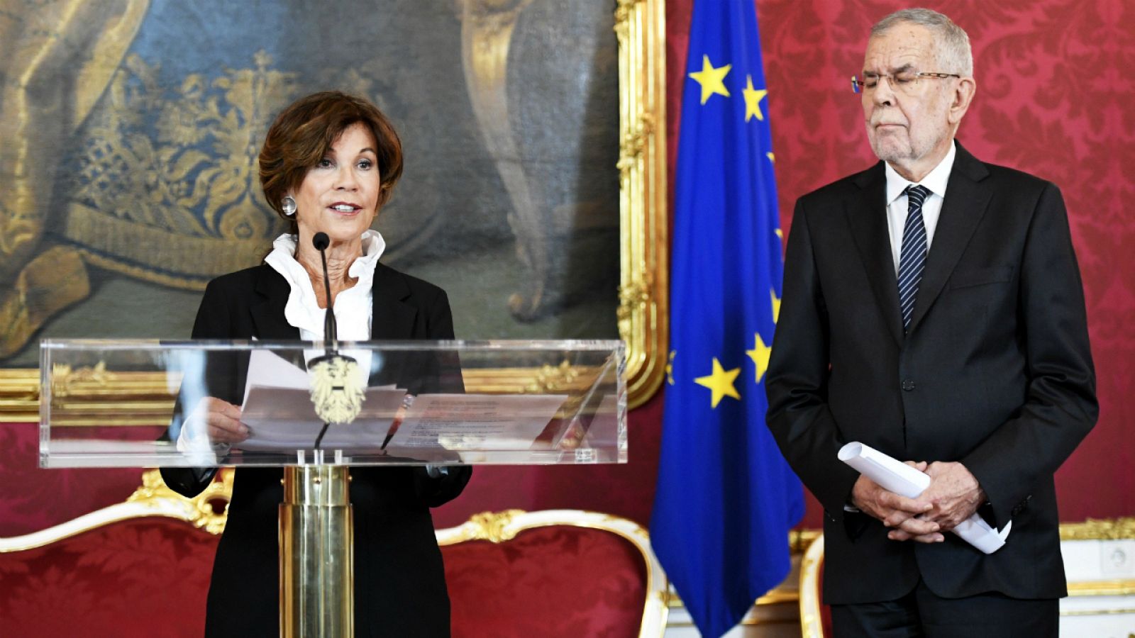 Brigitte Bierlein, junto al presidente austríaco, Alexander Van der Bellen