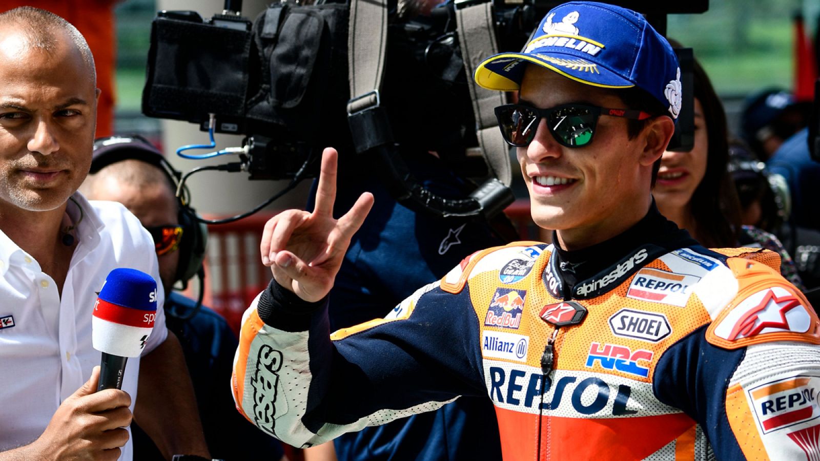 Márquez celebra su pole