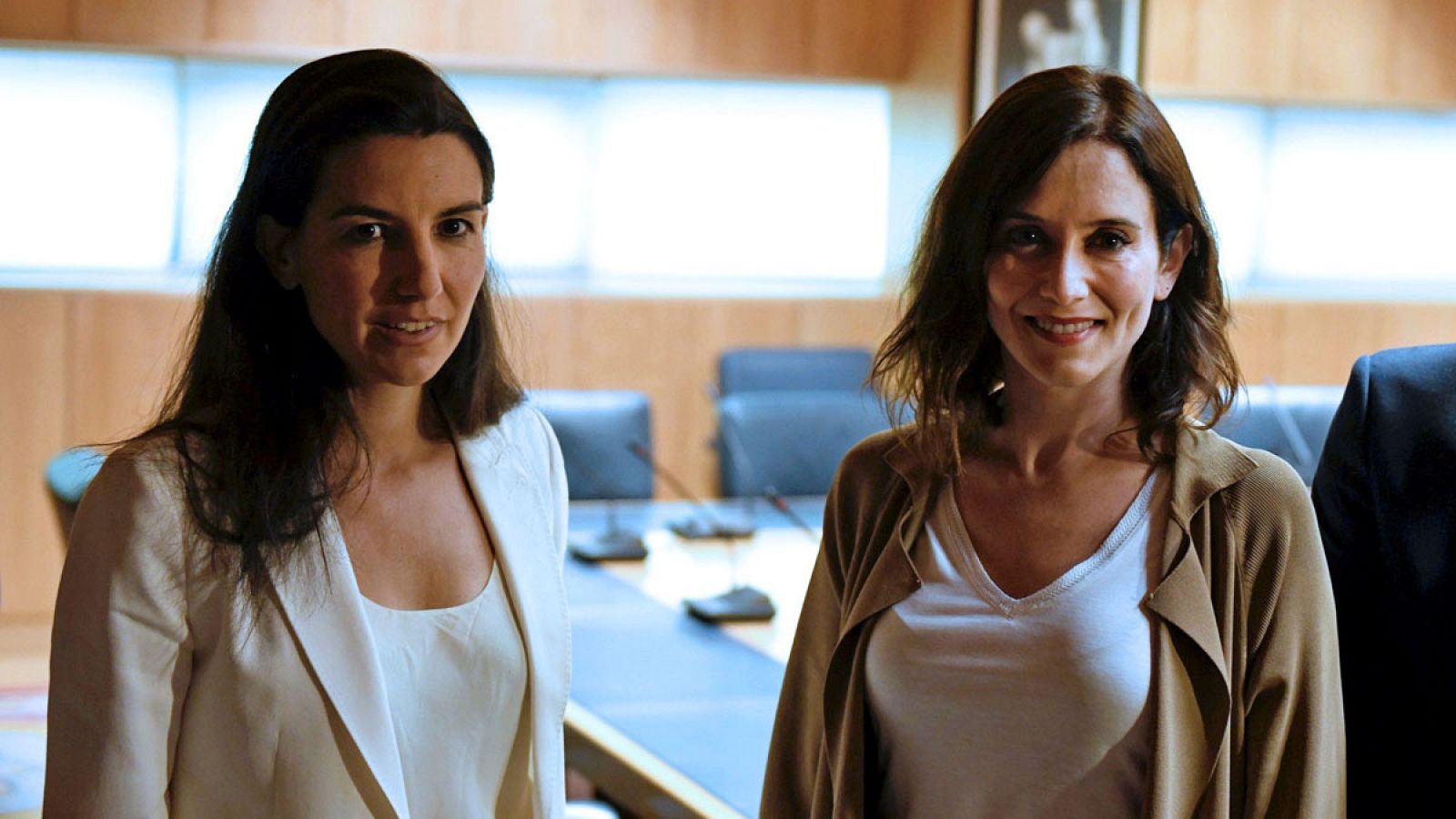 PP y Vox se reúnen para negociar el Gobierno de la Comunidad