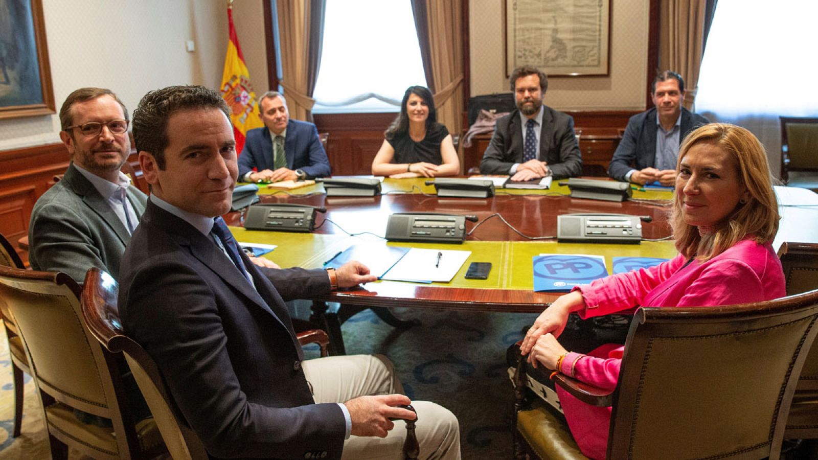 Reunión de representantes del PP y de Vox en el Congreso