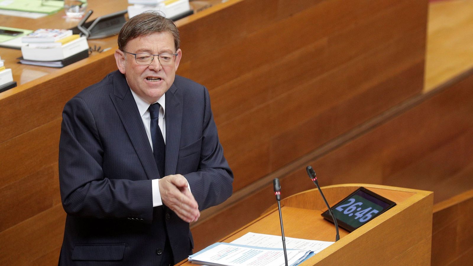 El presidente de la Generalitat en funciones, Ximo Puig, interviene en el pleno de investidura