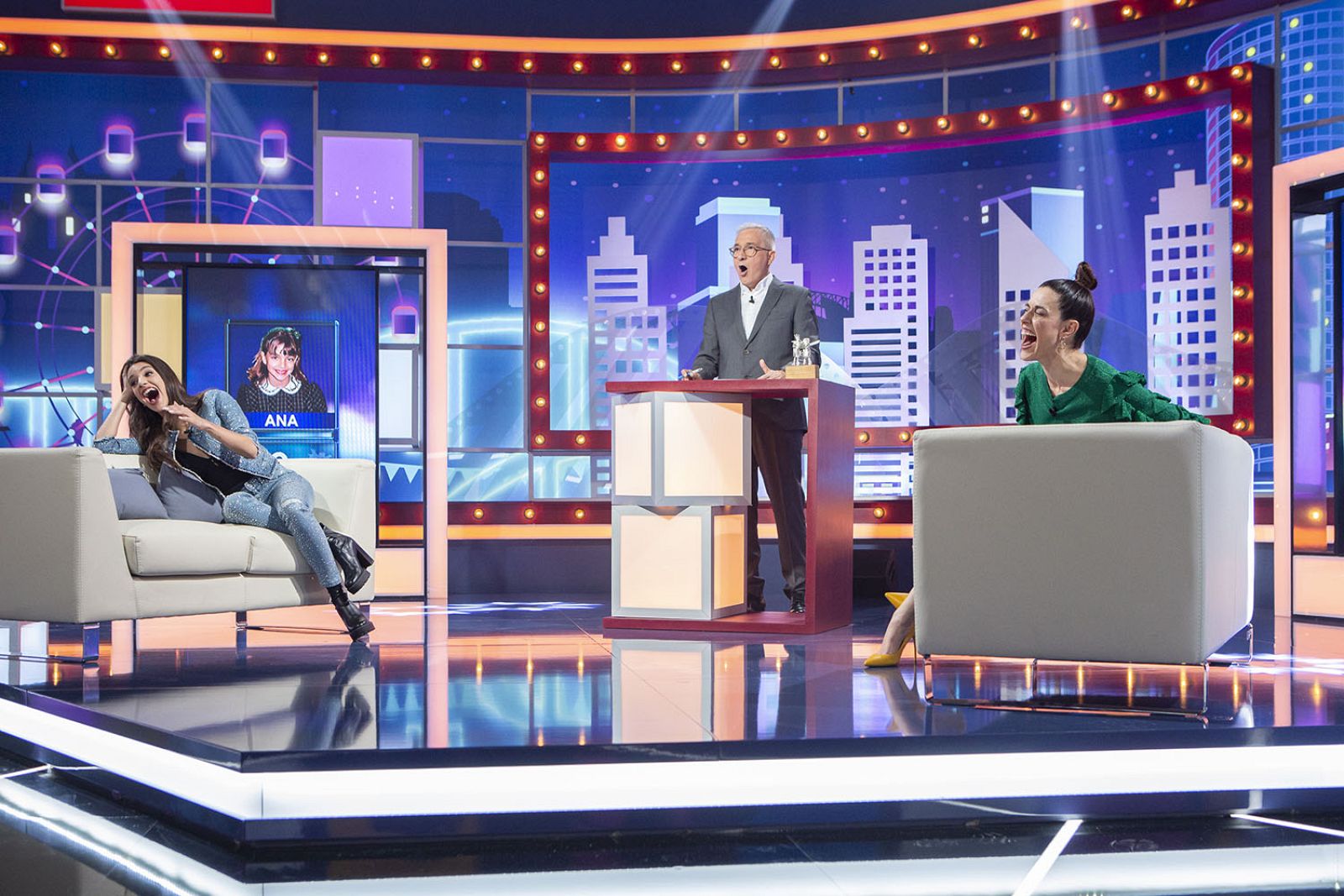 Ana Guerra y Raquel Sánchez Silva junto a Xavier Sardá en 'Juego de niños'