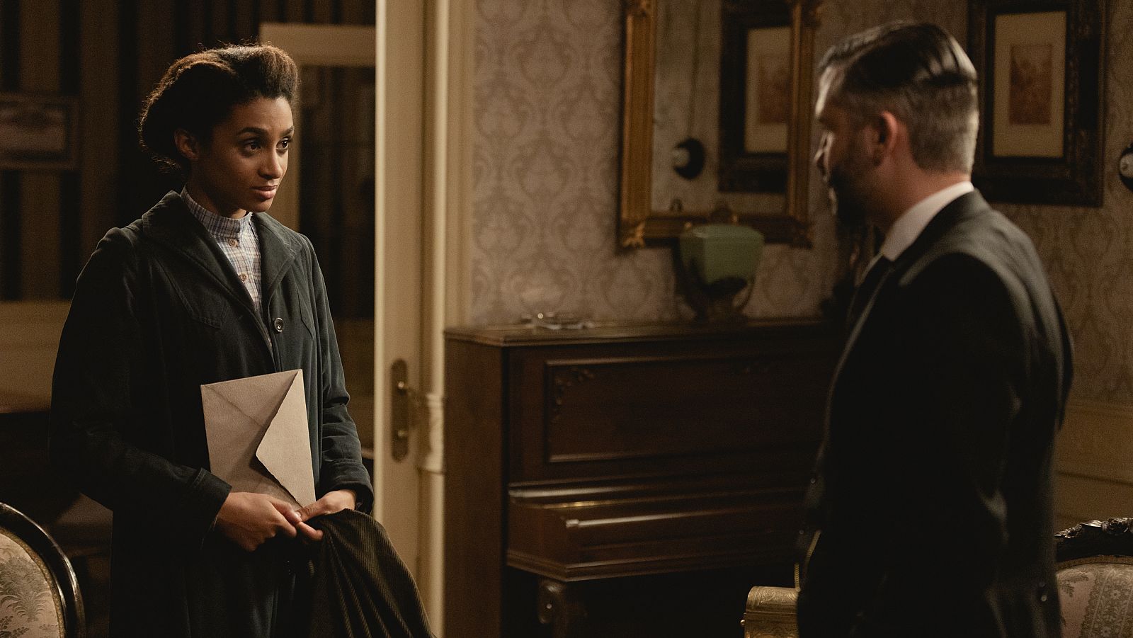 Marcia es una espía de Úrsula