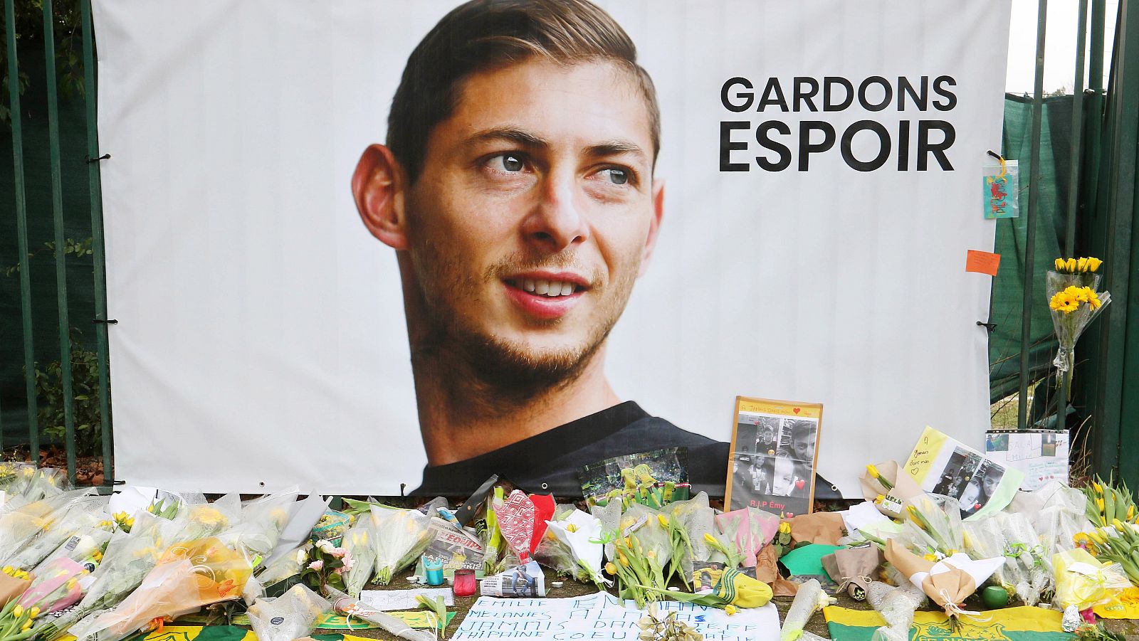 Detienen a un hombre por homicidio involuntario en el accidente de avión de Emiliano Sala