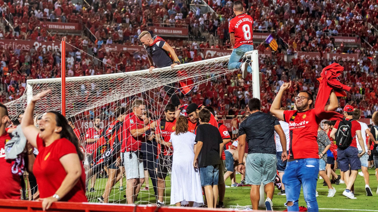 El Mallorca ya es equipo de Primera tras derrotar al Deportivo.
