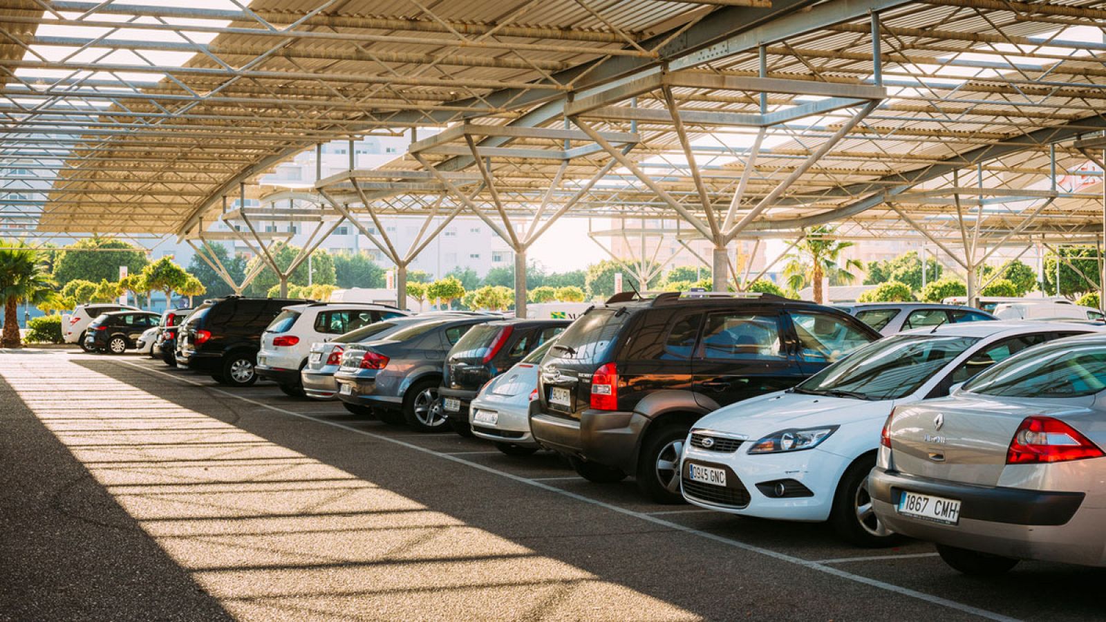 Coches aparcados en Fuengirola
